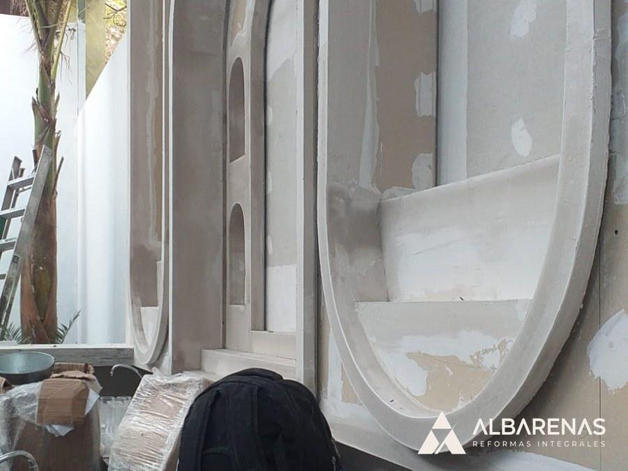 Capilla · estructura de arcos en obra